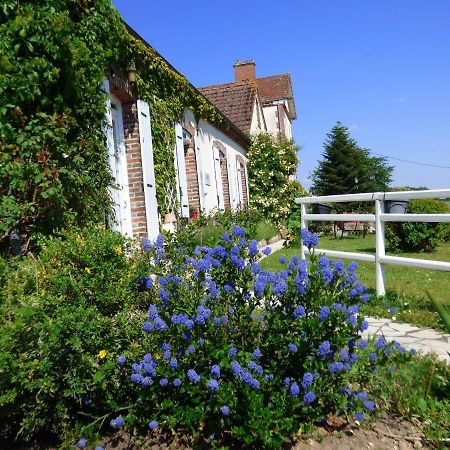 Chambres D'Hotes Les Muscaris Feins-en-Gatinais ภายนอก รูปภาพ
