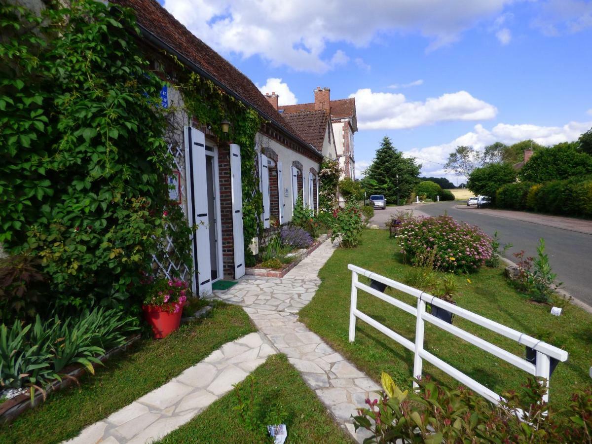 Chambres D'Hotes Les Muscaris Feins-en-Gatinais ภายนอก รูปภาพ