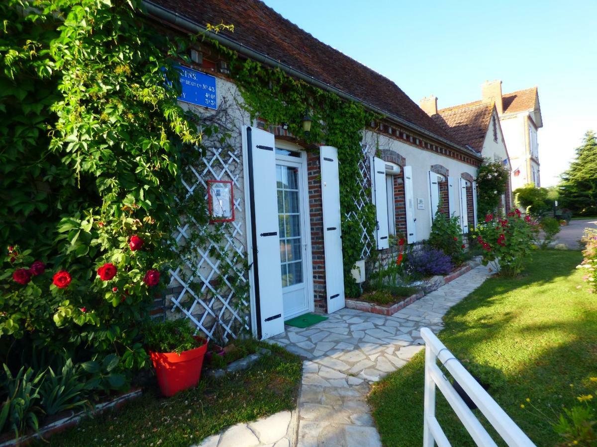 Chambres D'Hotes Les Muscaris Feins-en-Gatinais ภายนอก รูปภาพ