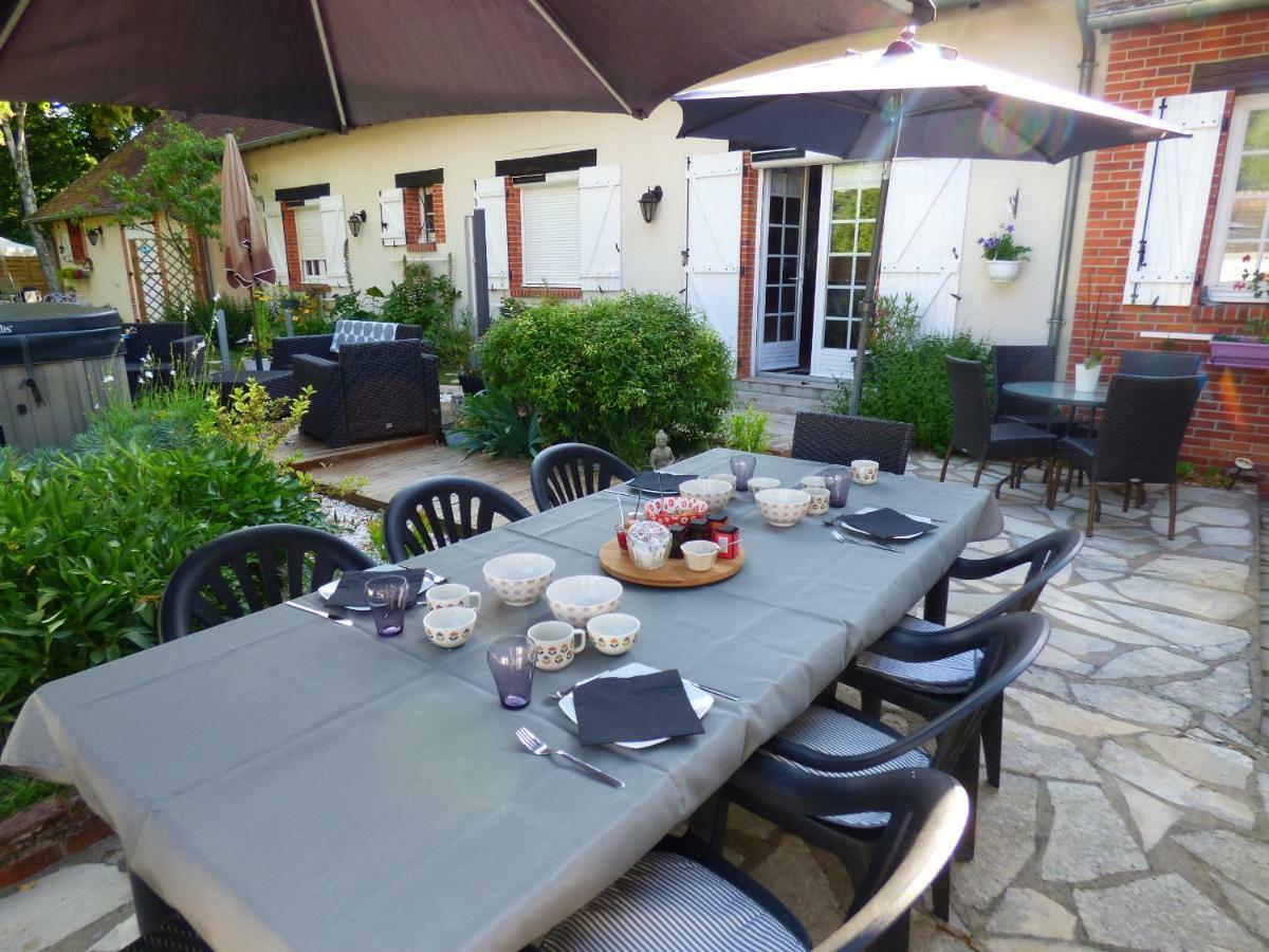 Chambres D'Hotes Les Muscaris Feins-en-Gatinais ภายนอก รูปภาพ